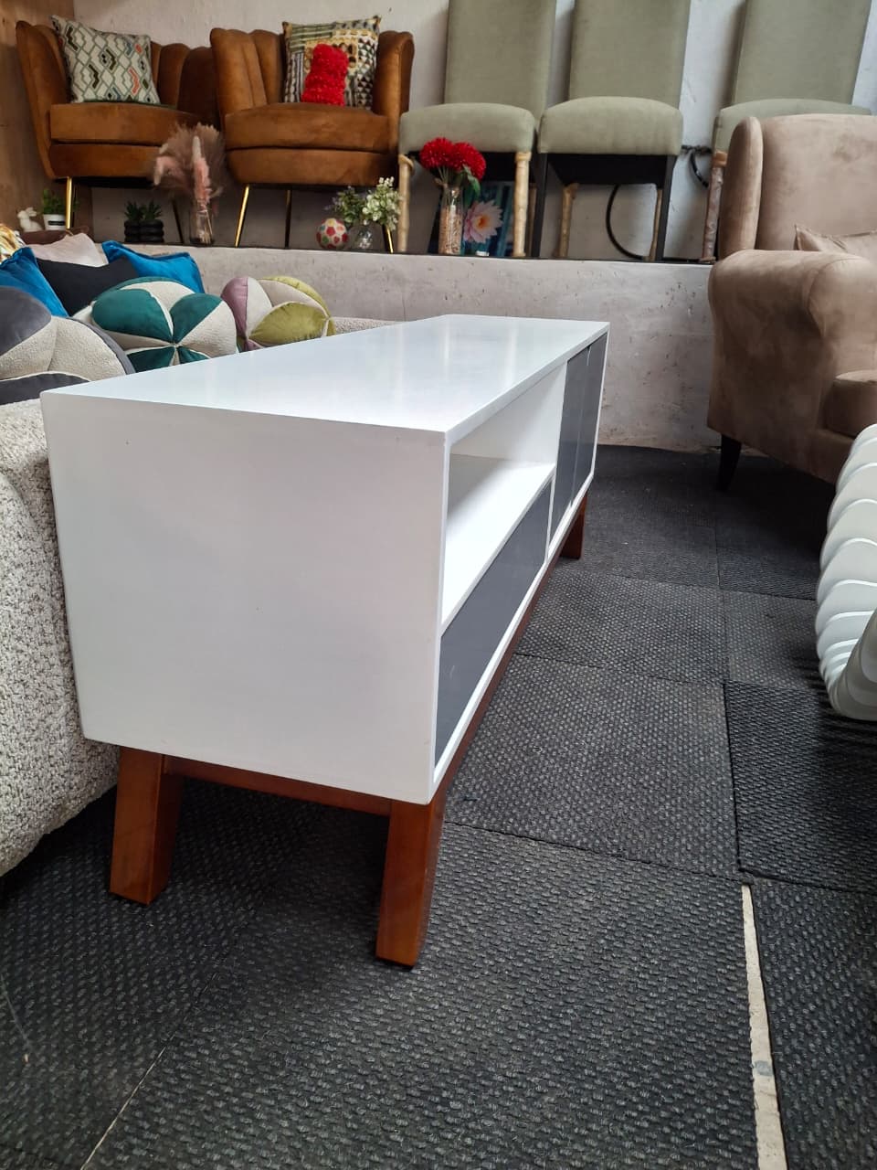 Itachi TV Stand